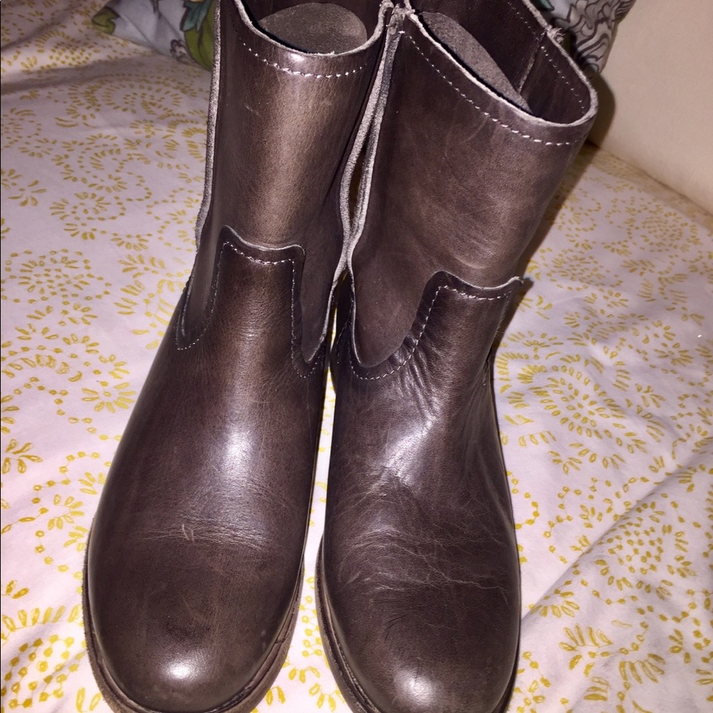 FRYE Boots - Picture 1 of 5